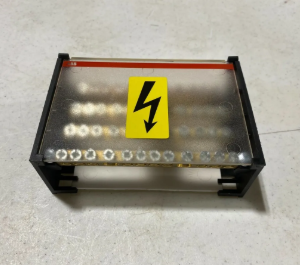 BLOQUE DIST.4 polos  145 A / 150 BRT125A